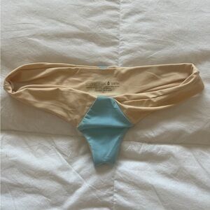 Stone fox swim size medium whale tale